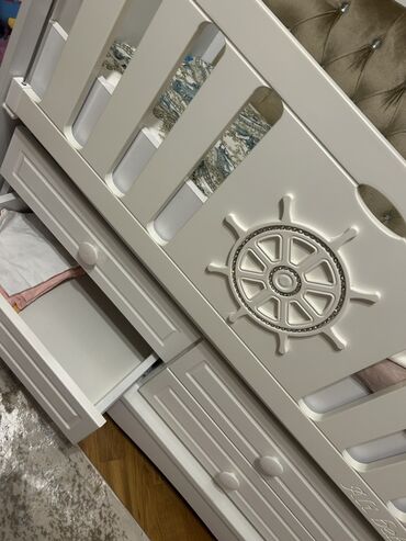 Beşiklər: Oğlan və qız üçün, Dördbucaq, Beşik, Dəstsiz, Matrassız, Yellənmə mexanizmsiz — 3