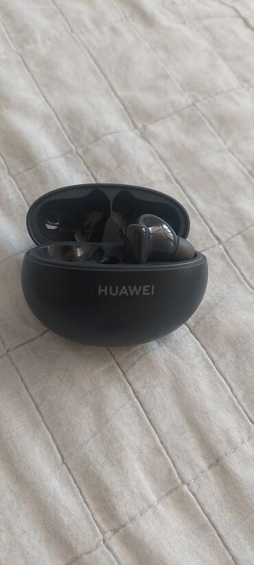 free: Huawei Freebuds 6i. 5i modeli ela veziyetdedir sol qulaqcigi yoxdu
