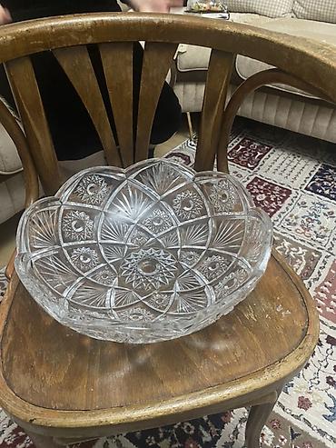 Kəsma şüşə meyvə/qəlyanaltı qabı - Material: qalın, şəffaf kəsma şüşə