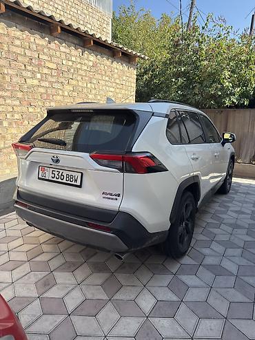 camry 55 exclusive: Toyota RAV4: 2020 г., 2.5 л, Автомат, Гибрид, Внедорожник — 3