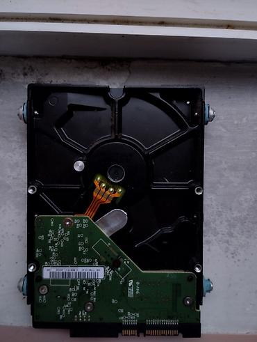 kohnə komputer: Western Digital WD Caviar Blue daxili sərt disk (HDD) satılır. Əsas — 2