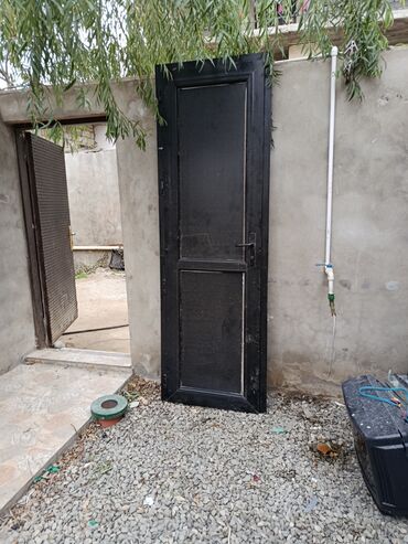 2 х створчатые межкомнатные двери: Metaldan qapı, qara rəngdə - Material: metal (dəmir) - Ölçü: təxmini