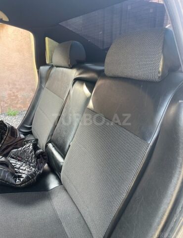 Volkswagen: Volkswagen Passat: 1.8 l | 1997 il Sedan — 6