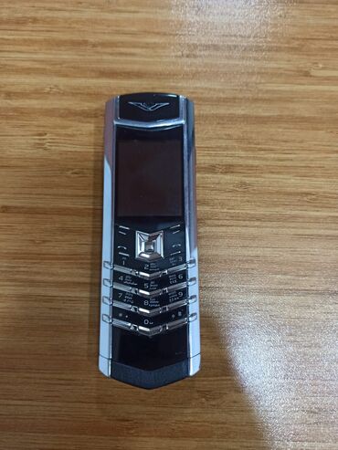 nothing phone 2 qiyməti: Vertu Signature Touch, цвет - Серый, Кнопочный