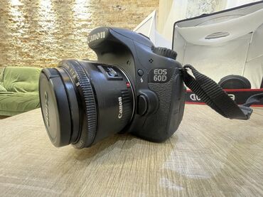 Fotokameralar: Canon EOS 60DSLR fotoaparat dəsti Əla vəziyyətdədir. Şəkildə — 2