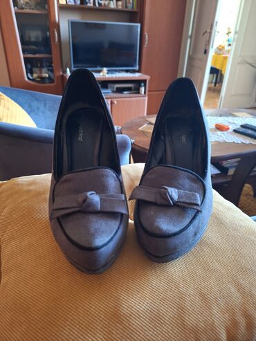 moderni zenski kompleti: Pumps, Graceland, 39