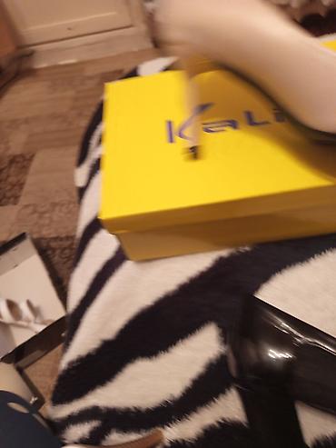 Туфли: Продаю туфельки на каблуках на праздники, надетые только по одному — 10