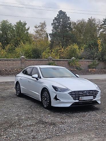 Hyundai Sonata: 2022 г., 2 л, Автомат, Гибрид, Седан