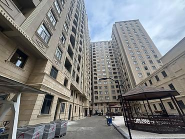 terea satisi: 3 otaqlı, Yeni tikili, 140 kv. m — 1