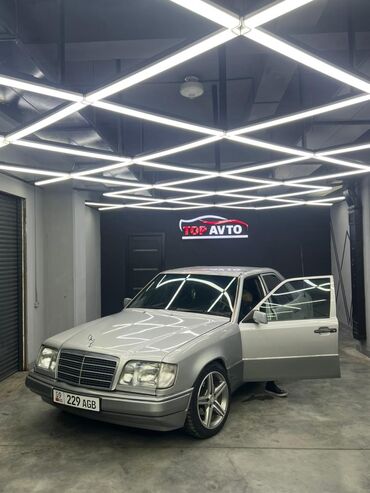 авто уна: Mercedes-Benz E-Class: 1993 г., 3.2 л, Автомат, Бензин, Седан