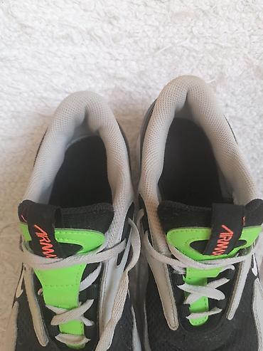replay spagerice: NIKE AIR MAX patike br 39, dužina unutrašnjeg gazišta 24,5 cm. Slanje — 3