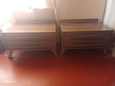 işlenmiş varota: İki ədəd eyni model taxta tumbaların dəsti - Material: ağac/taxta