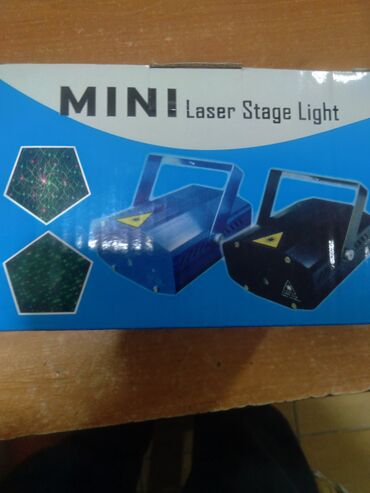 Projektorlar: Led lazer işıqlar.rəqs edən.yayılan.zövq oxşayan gözəl lazer işıqlar