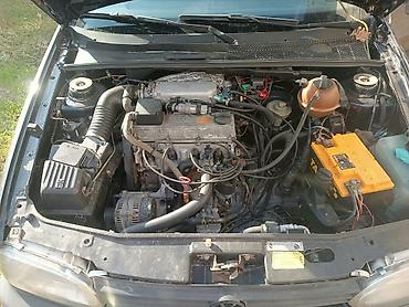 Volkswagen: Volkswagen Golf: 1993 г., 2 л, Механика, Бензин, Хэтчбэк — 6