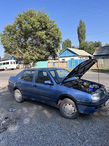 Volkswagen: Volkswagen Vento: 1992 г., 1.8 л, Механика, Седан — 2