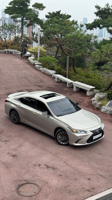 Lexus: Lexus ES: 2019 г., 2.5 л, Вариатор, Гибрид, Седан