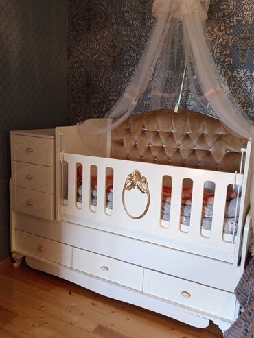 деревянные двухъярусные кровати: Для девочки и мальчика, Б/у, Четырехугольная, Колыбель, Без бортиков, С матрасом, С механизмом качания