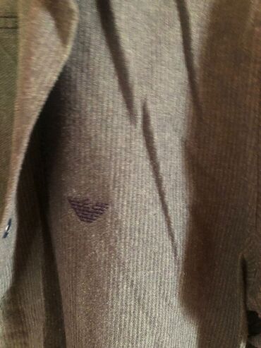 Köynəklər: Köynəklər hamisi bahalidi geyilmədiyindən satilir.3,4 dəfə — 5