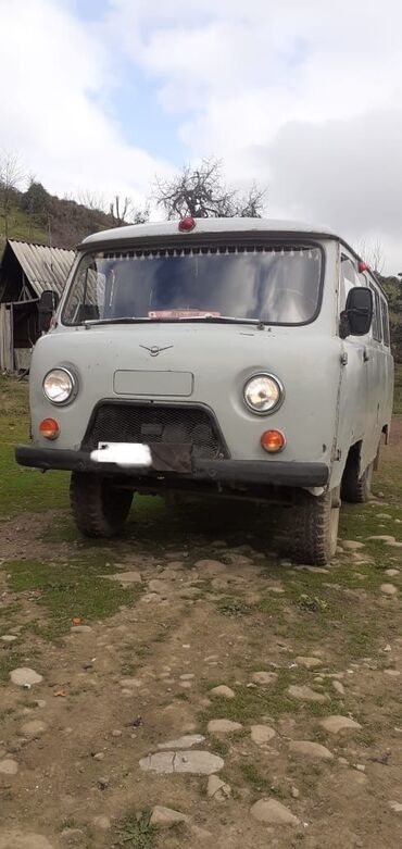 mercedes 208 d: UAZ : 2.4 l | 1992 il 150000 km Sedan