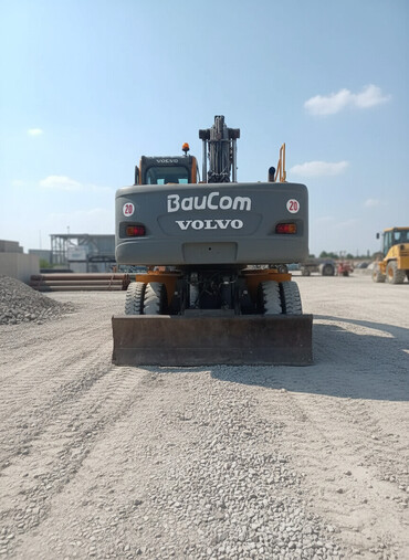 Yük maşınları: Volvo 180, 2011 il, motor 10 l, İşlənmiş — 2