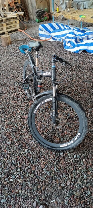 колесо на велосипед: Продаю скоростной велосипед в хорошем состоянии два амортизатора