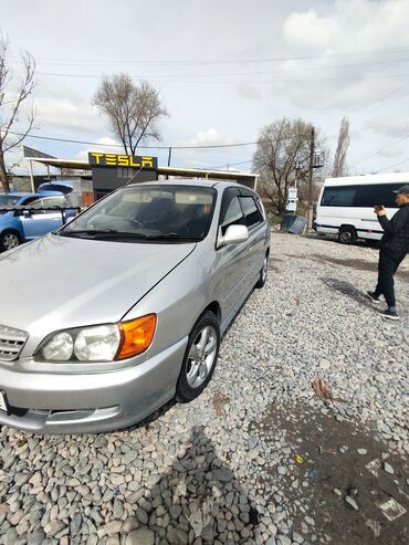 Toyota Ipsum: 2000 г., 2 л, Автомат, Бензин, Минивэн