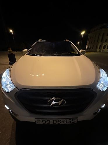 Hyundai ix35: 2.4 l | 2012 il Krossover