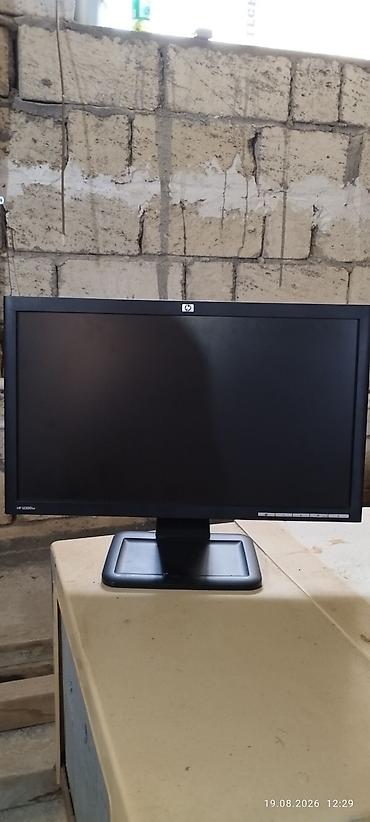 mi 17 pro: Monitorlar ölçüləri 15, 17, 19, 20, 22 inc say var əgər power və vga — 4