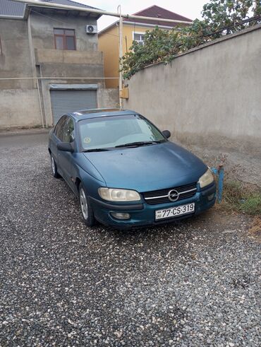 Opel: Opel Omega: 2 l | 1994 il 263855 km Sedan