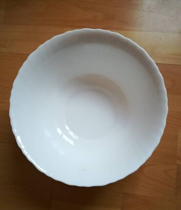 kaktus vrste: Činija od arkopala bela, kao nova, visina 9 cm, širina na vrhu 25 cm
