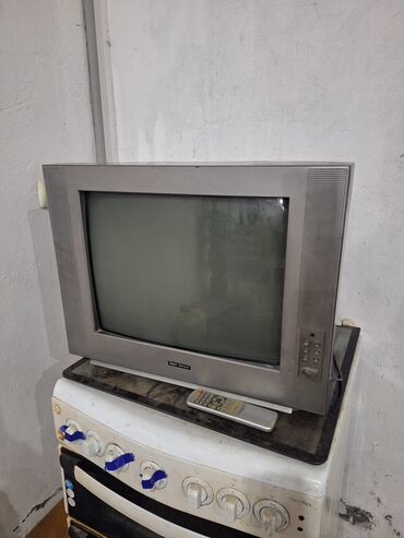 kreditle kondisioner: İşlənmiş Televizor Bravis LCD 28" 4K (3840x2160), Ünvandan götürmə