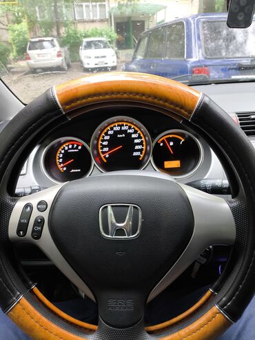нива авто: Honda Jazz: 2007 г., 1.3 л, Механика, Бензин, Хэтчбэк