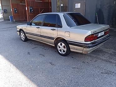roewe i5: Mitsubishi Galant: 1988 г., Механика, Седан — 1