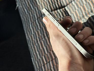 Apple iPhone: IPhone 13 mini, Б/у, 128 ГБ, Белый, Чехол, 78 % — 6