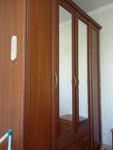 самые дешевые спальные гарнитуры с матрасом в комплекте: Уктоочу бөлмө гарнитуру, Колдонулган, Комод, Трюмо, Тумба, Жыгач, Өзү алып кетүү, түсү - Күрөң