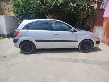 Kia: Kia Rio hatchback elimyandi 8200 son - Korpus: 5 qapılı hatchback — 3