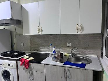 Həyət evləri və villalar: Kiraye verilir, Insaatcilar metrosuna 5-6 deq mesafede. 350 azn — 1