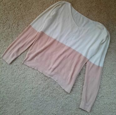 Baggy oversized bluza dzemper u roze i beloj boji. Veličina odgovara