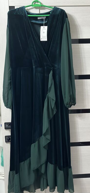 вечернее зеленое платье: Вечернее платье