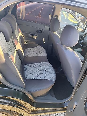 спитер: Chevrolet Spark: 2010 г., Механика, Бензин, Хэтчбэк — 3