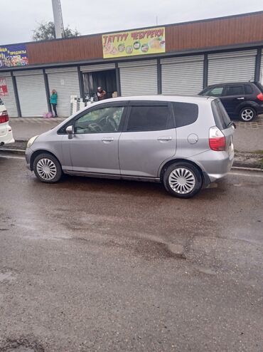 Honda: Honda Fit: 2005 г., 1.3 л, Вариатор, Бензин