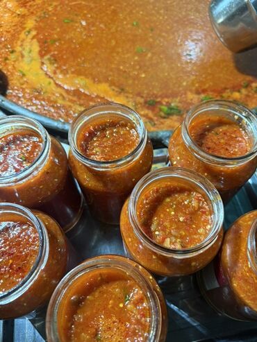 Домашний острый соус в стеклянных банках - Яркий томатно-перечный