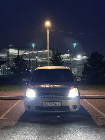 Toyota: Toyota Raum: 2003 г., 1.5 л, Автомат, Бензин, Седан — 3