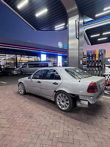 бампер цешка: Mercedes-Benz C-Class: 1994 г., Бензин, Седан — 3