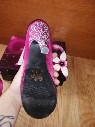 Salonke: Salonke, 39 — 6