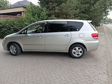 byd e2 2024: Toyota Ipsum: 2001 г., 2.4 л, Автомат, Бензин, Минивэн — 3
