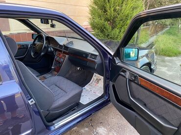 топлинный бак: Mercedes-Benz W124: 1994 г., 3.2 л, Автомат, Газ, Седан