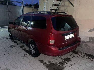 срочно продаю нужны деньги очень срочно: Ford Focus: 2002 г., 2 л, Автомат, Бензин, Универсал