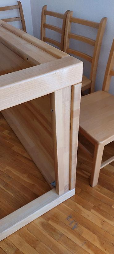 Setovi stolova i stolica: Na prodaju sto i 8 stolica od kuvane bukve. Dimenzije stola su 90 x — 12