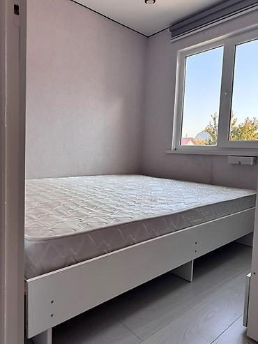 двухспалка бу: Двуспальная кровать, Б/у, С матрасом, длина - 200 см — 1